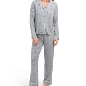 Cupcakes and Cashmere 2 piece pajama set.